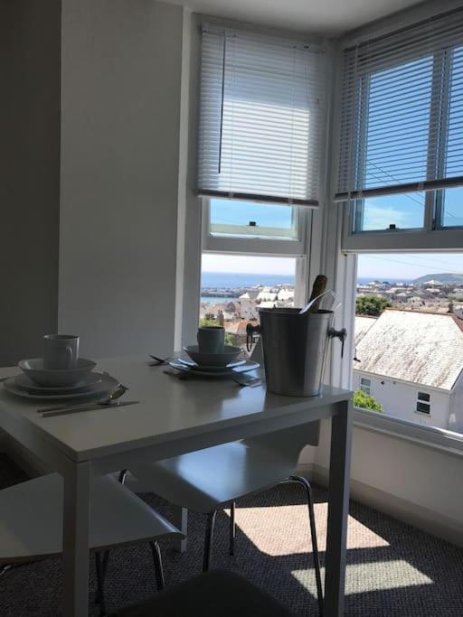 Modern Studio Apartment With Harbour Views Penzance Exterior foto